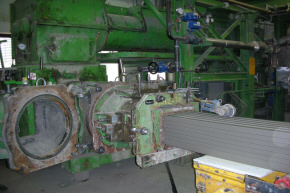 tiilitehdas Puolassa karkea keramiikka julkisivu tiilet hiilipolttimet